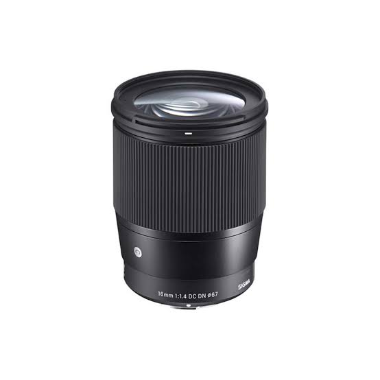 Wide-angle photography lens for landscapes and vlogging
