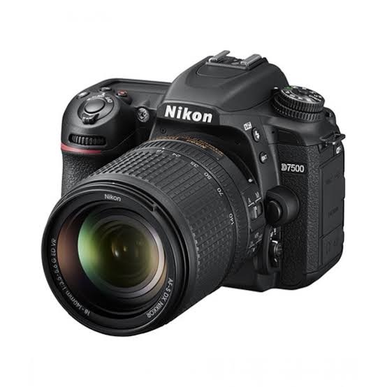 Nikon D7500 DSLR Camera with 18-140mm Lens